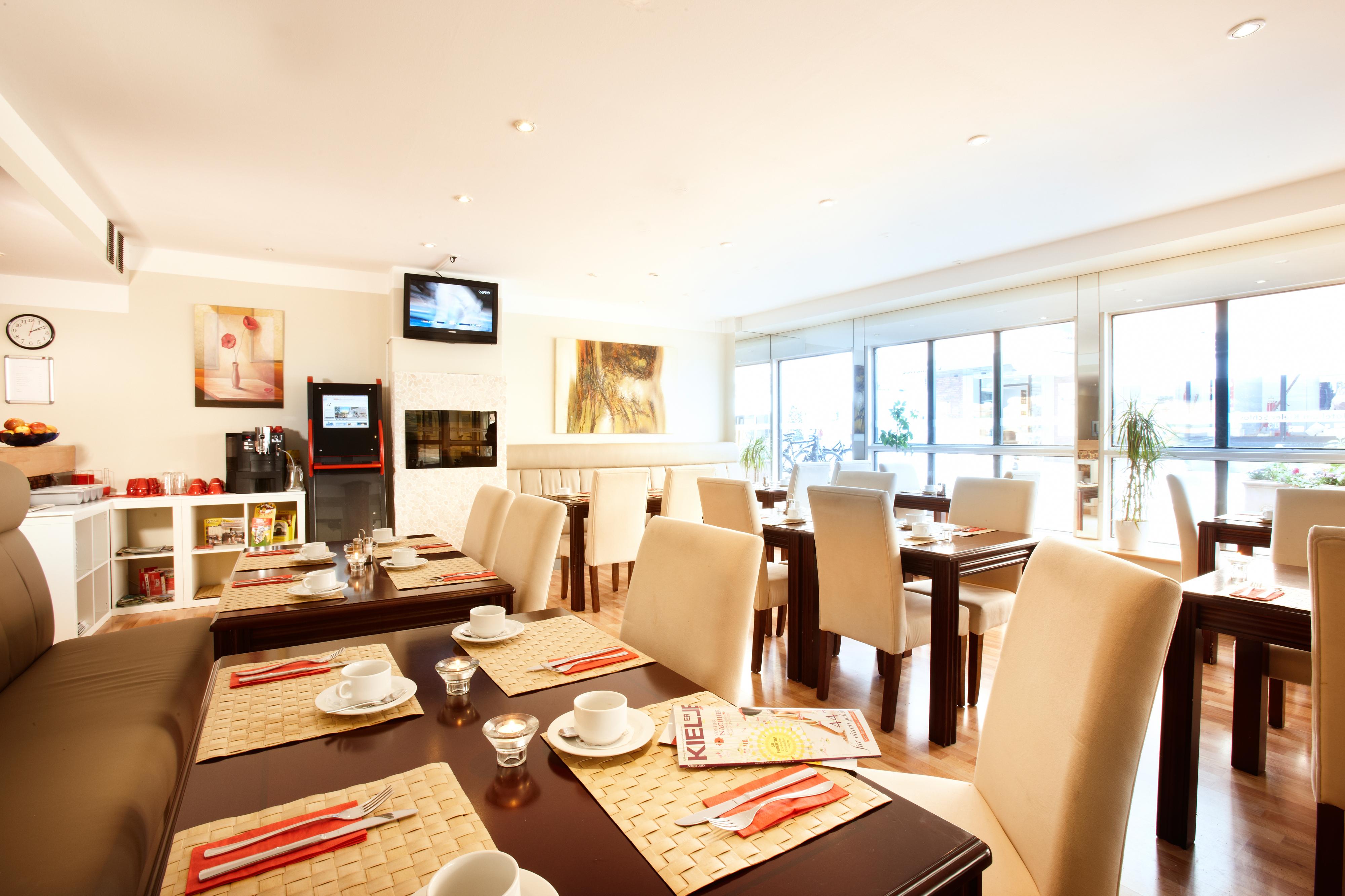 Am Kieler Schloss By Premiere Classe 2* Kiel