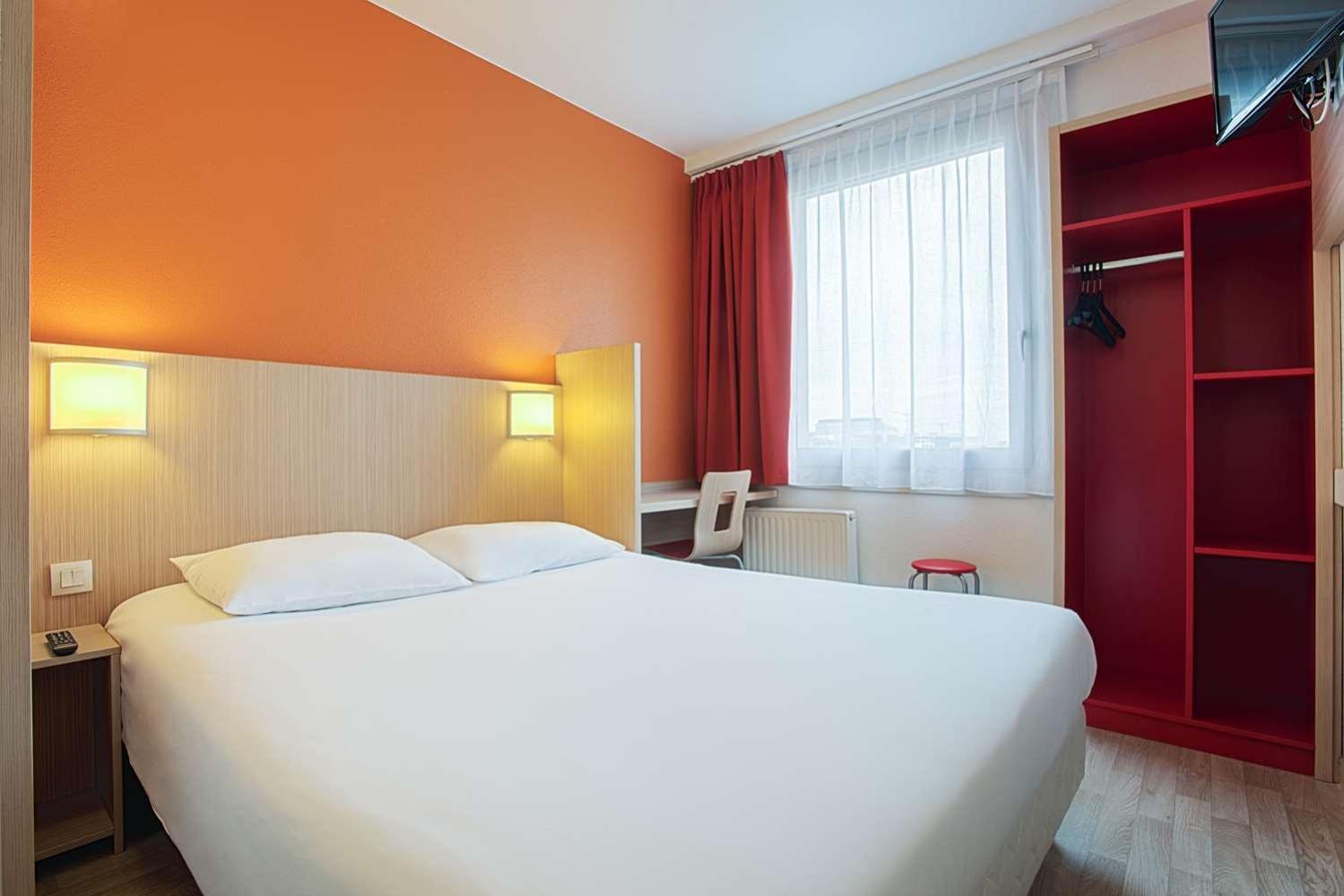 Am Kieler Schloss By Premiere Classe 2* Kiel